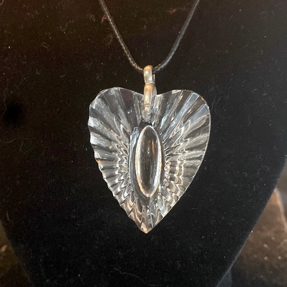 Crystal heart pendant